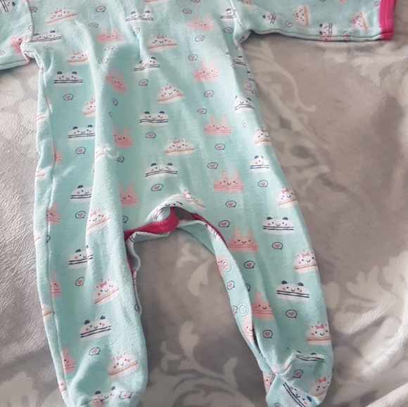 0-3m footie one piece - Picture 3 of 3